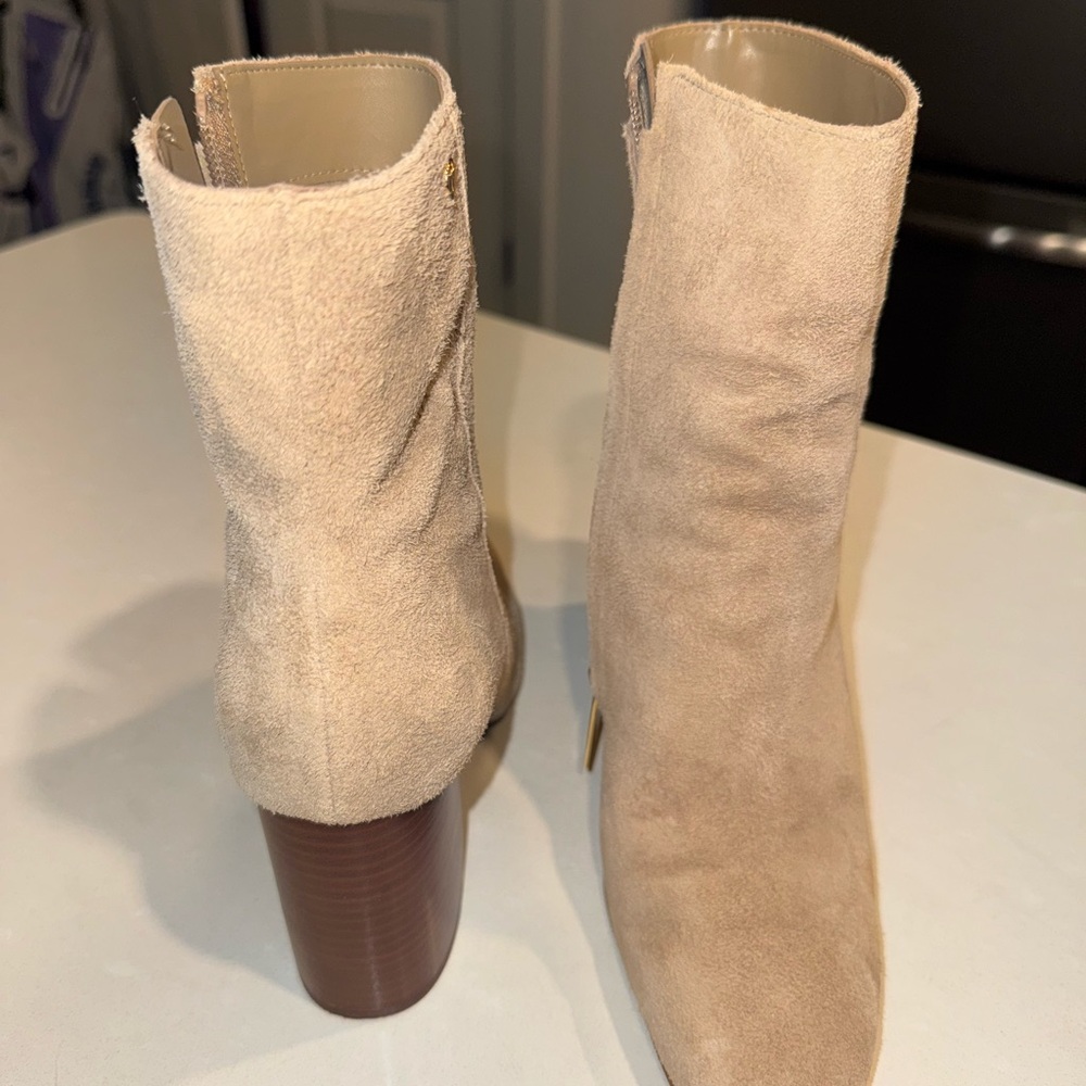 Tan Ankle Boots with Suede Material and Block Heel - Picture 4 of 7